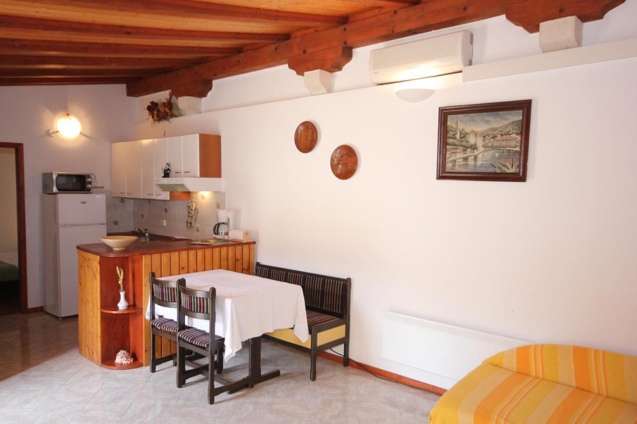 Apartments With A Parking Space Veli Losinj, Losinj - 8029 Buitenkant foto
